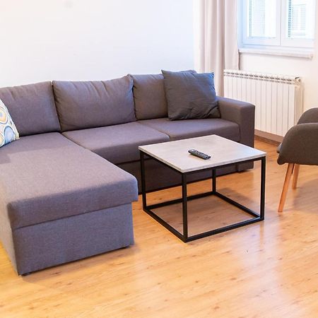 Yellow Apartment Ostrava Dış mekan fotoğraf