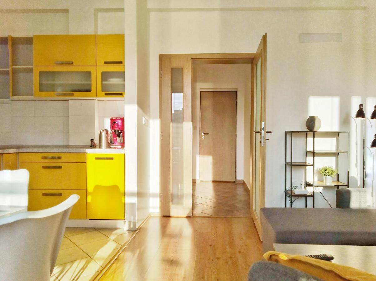 Yellow Apartment Ostrava Dış mekan fotoğraf