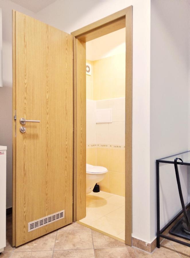 Yellow Apartment Ostrava Dış mekan fotoğraf